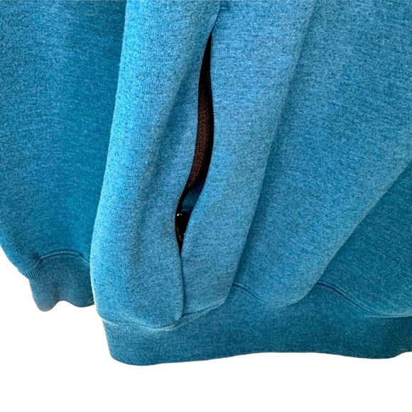 Crew neck sweatshirt with pockets! - Picture 3 of 4